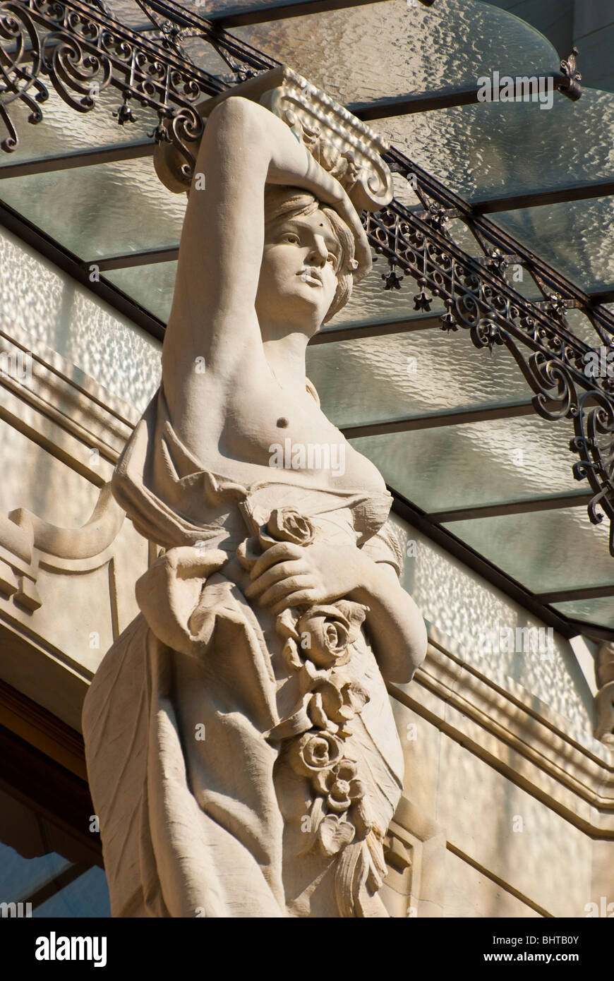 Statue, Villa Im Nerotal, Wiesbaden, Hessen, Deutschland | Statue, Villa in Nero Tal, Wiesbaden, Hessen, Deutschland Stockfoto