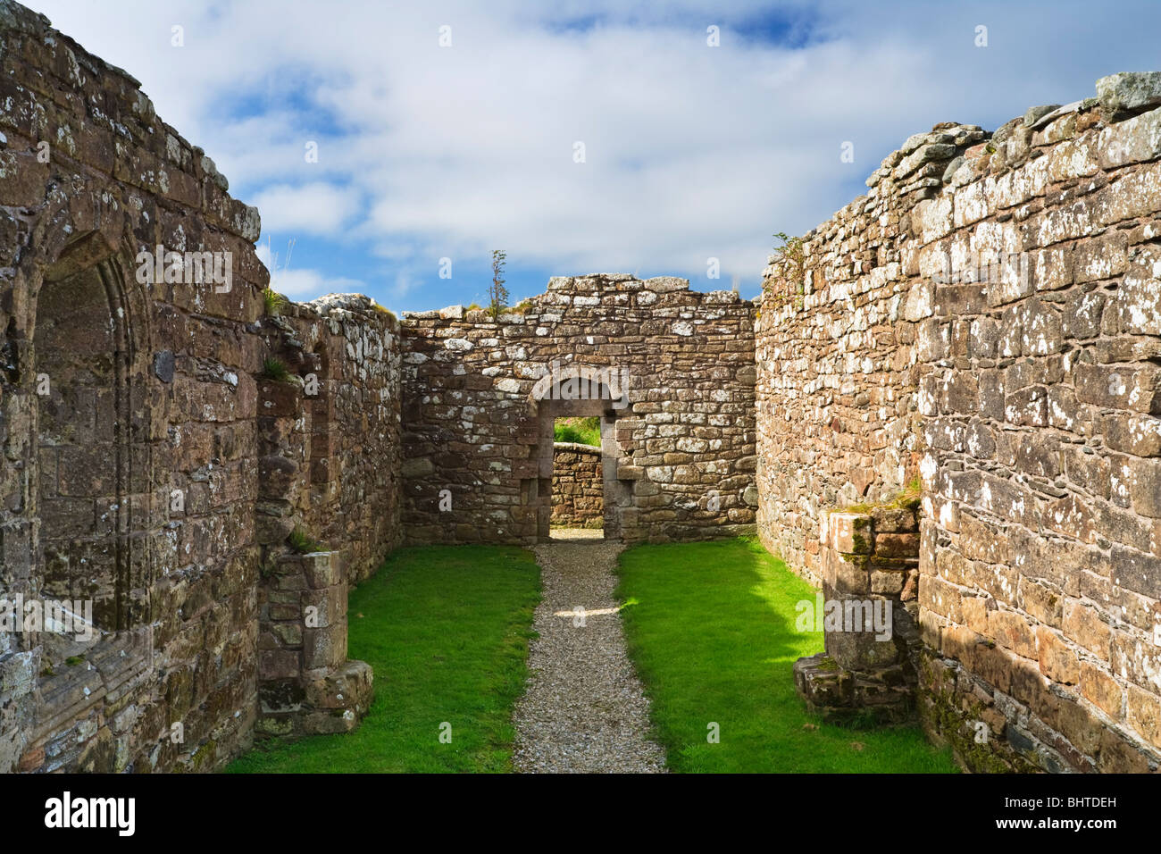 Die Ruinen der alten Kirche Banagher in der Nähe von Dungiven, County Londonderry, Nordirland. Das Kirchenschiff stammt aus 1100 Stockfoto