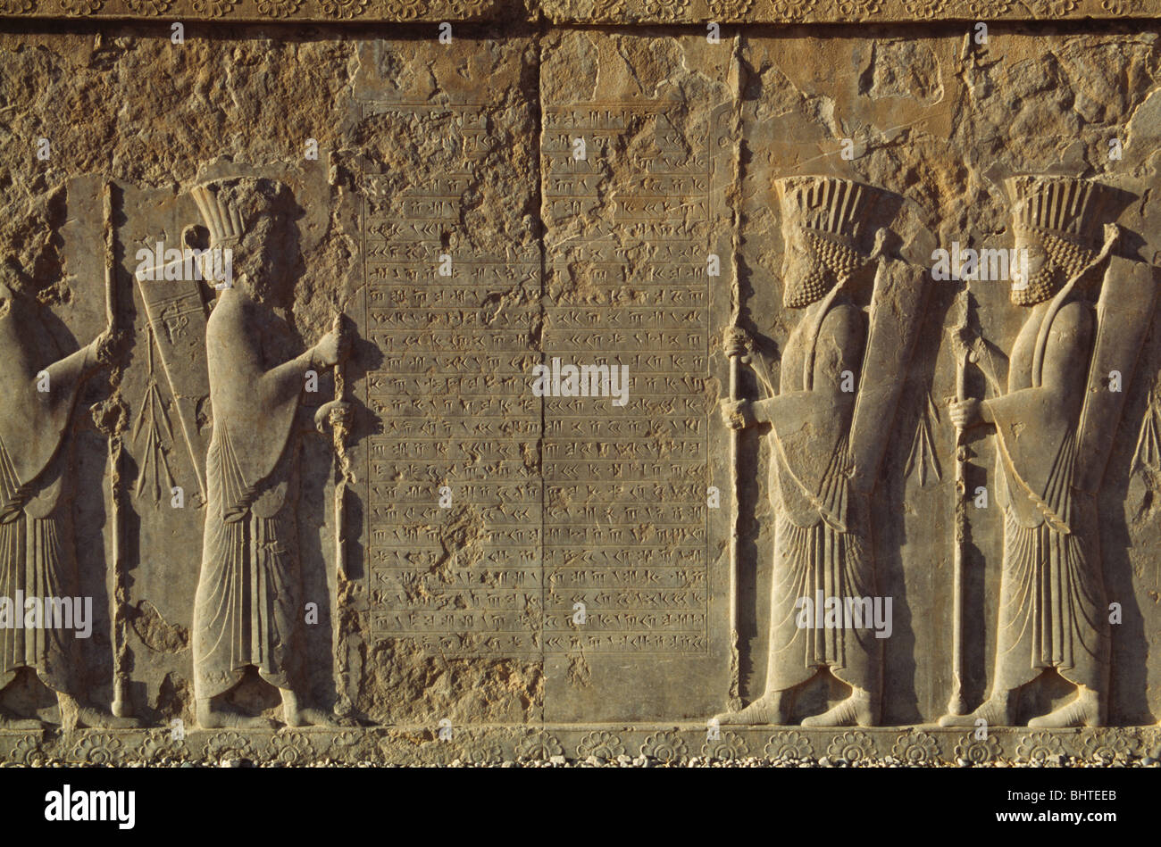 Reliefskulptur Figuren im Apadana Palast in Persepolis, Iran Stockfoto