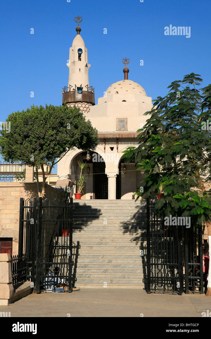 Haupteingang der Abu-Haggag-Moschee in Luxor, Ägypten Stockfoto