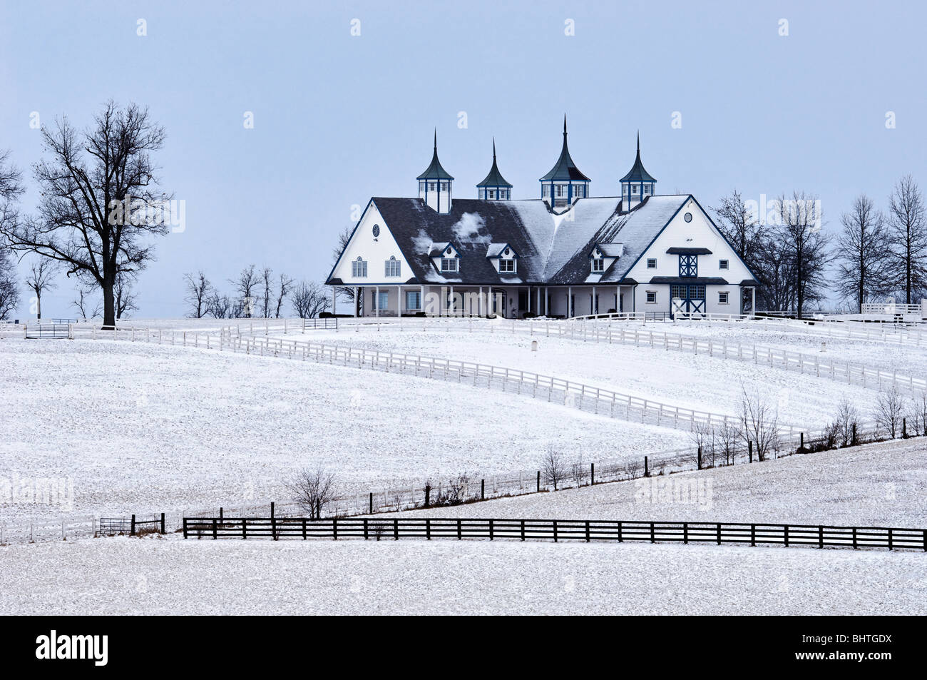 Schneebedeckte Manchester Pferdefarm in Fayette County, Kentucky Stockfoto