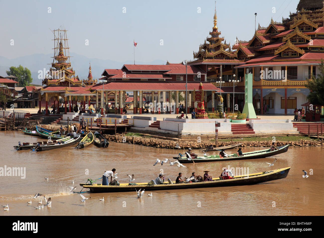 Myanmar, Burma, Inle-See, Phaung Daw Oo Pagode, Boote, Shan-Staat, Stockfoto