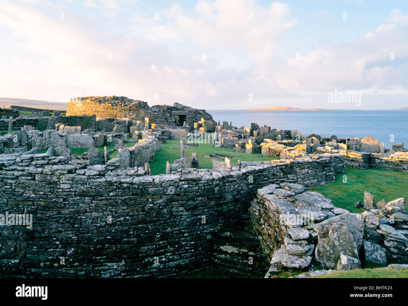 Broch von Gurness Eisenzeitdorf. Mittelturm, radiale aneinander grenzenden Häusern und Wand. Eynhallow Ton Festland, Orkney, Schottland Stockfoto