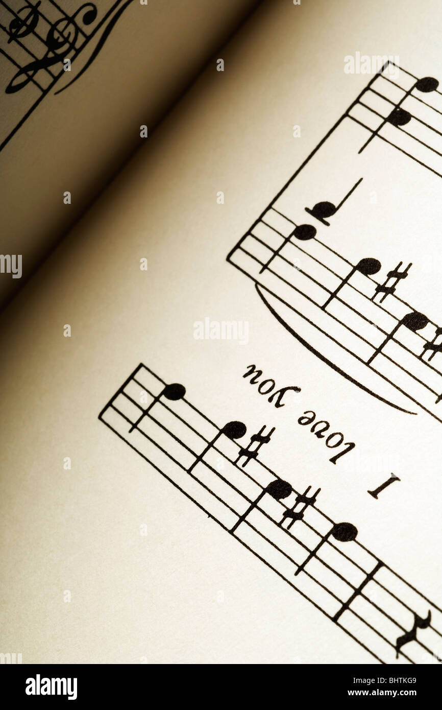 ein Satz "Ich liebe dich" auf einem Notenblatt Stockfoto