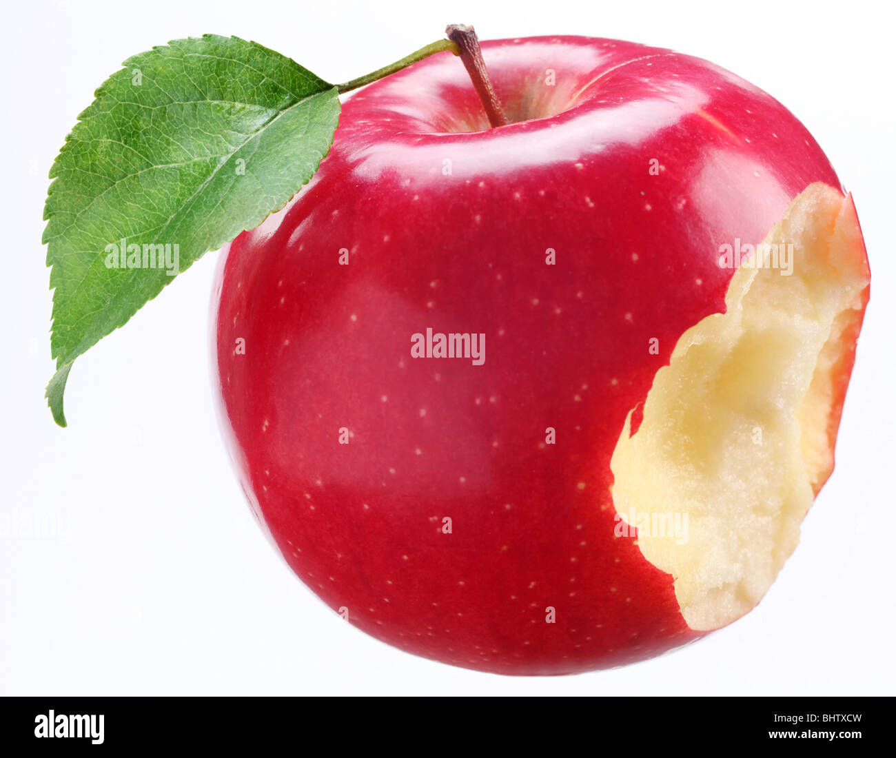 Angebissene Apfel auf weißem Hintergrund Stockfoto