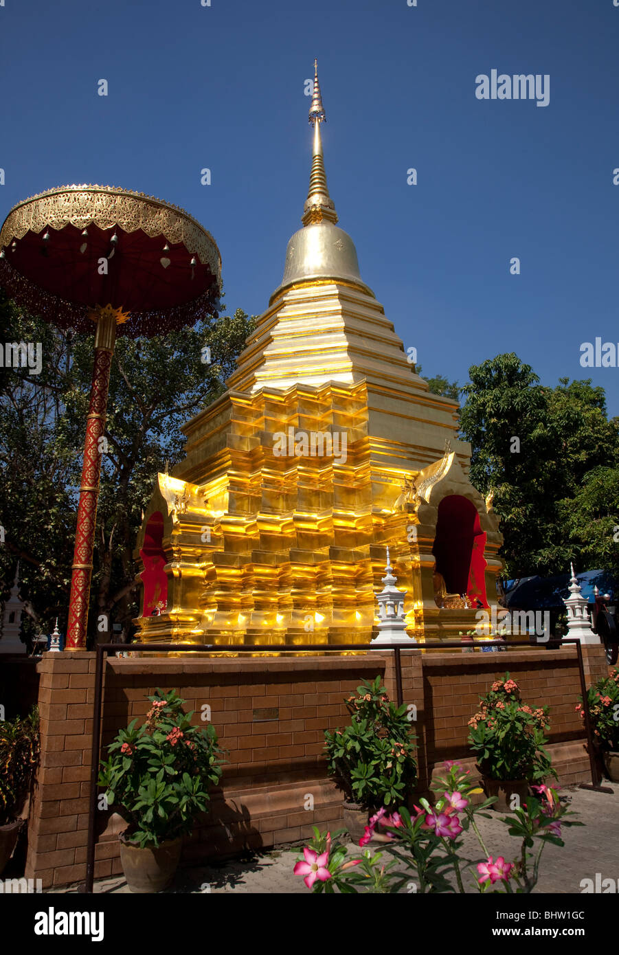Wat Phan Tao, 14. Jahrhundert buddhistischer Tempel. Pagode an der Kreuzung der Ratchadamnoen Road und Phra Pok Klao Road, Chiang Mai, Thailand Stockfoto