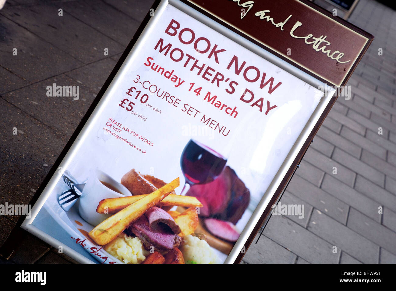 Muttertag-Förderung im Slug & Salat Pub, London Stockfoto