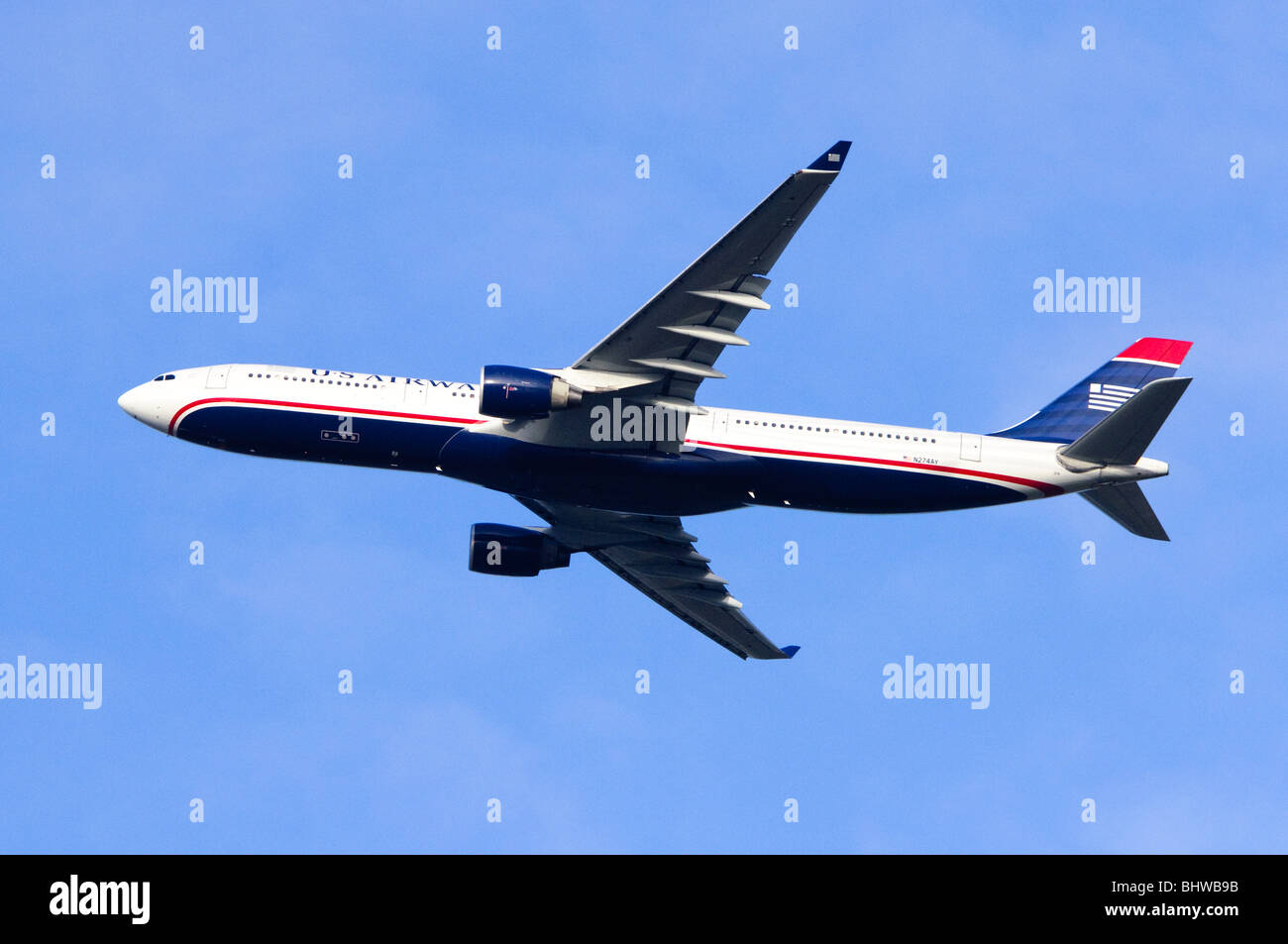 Airbus A330 betrieben von US Airways klettern Sie aus nehmen Sie am Flughafen London Heathrow Stockfoto