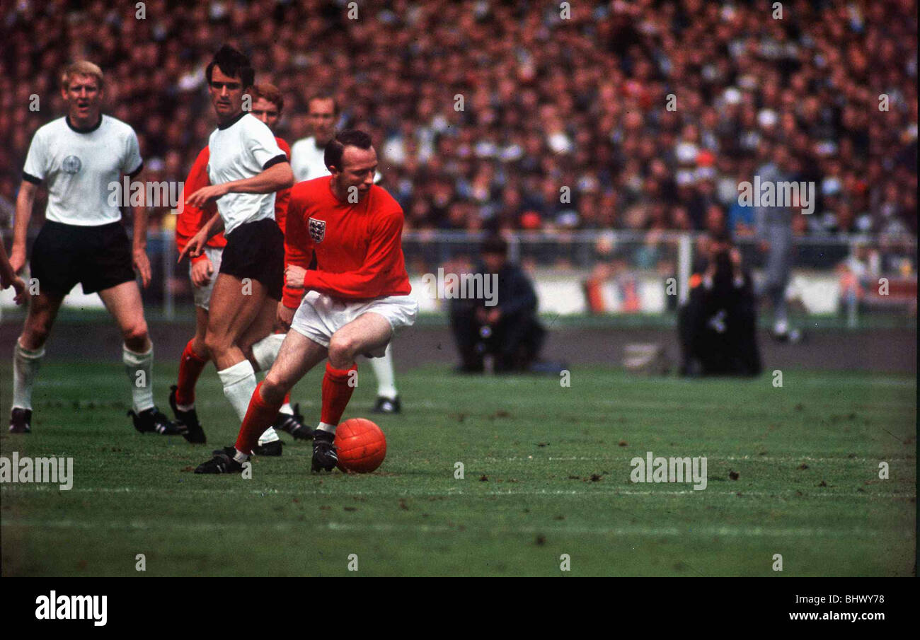 Fußball World Cup-Finale 1966 England 4 Westdeutschland 2 in Wembley London Nobby Stiles von England Stockfoto
