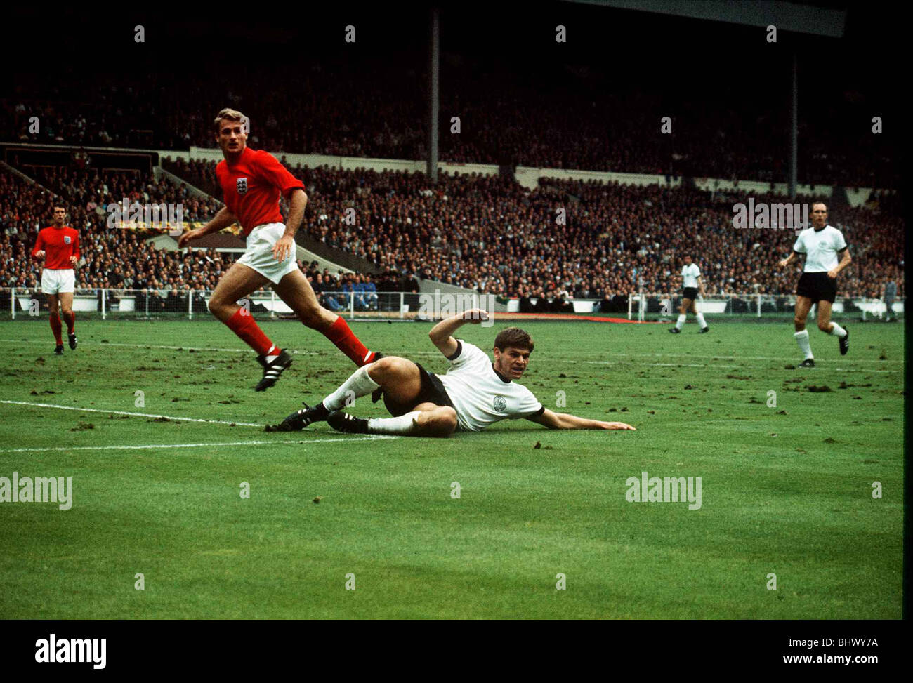Welt-Cup-Finale 1966 England schlagen Westdeutschland 4-2 Y2K Fußball Weby DTGU2 Stockfoto