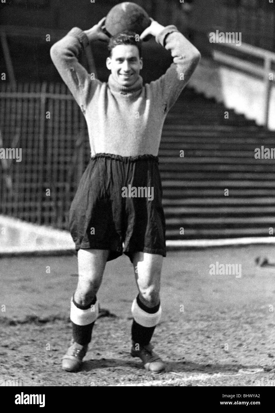 Newcastle United-Spieler Sam Weaver 8. März 1932 ein United Stars der dreißiger Jahre, Mittelfeld Ass Sammy Weaver. Er erschien Stockfoto