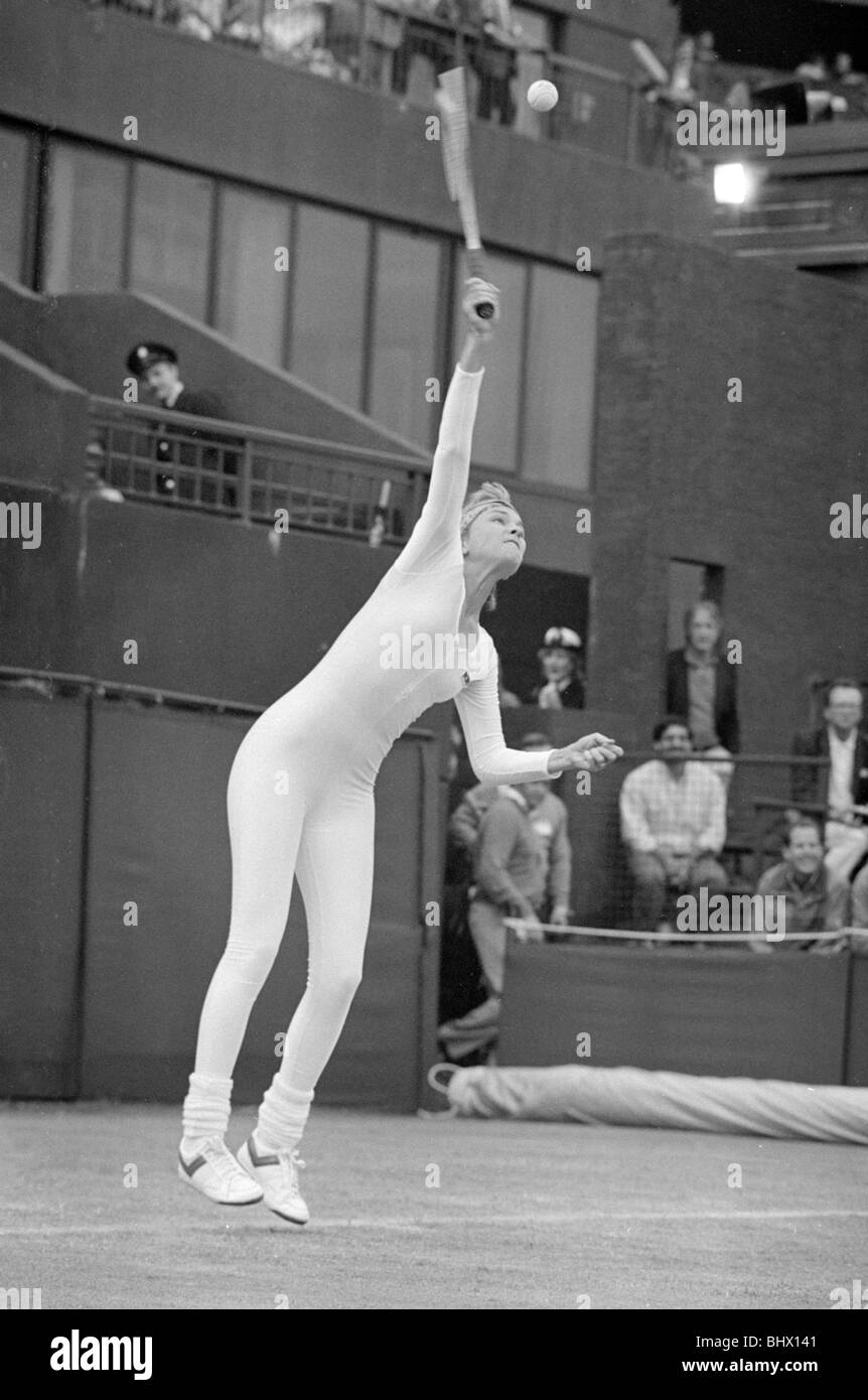 US-amerikanischer Tennisspieler Anne White in Aktion tragen ihren weißen hautengen Catsuit während ihrem Damen Einzel-Match gegen Pam Stockfoto