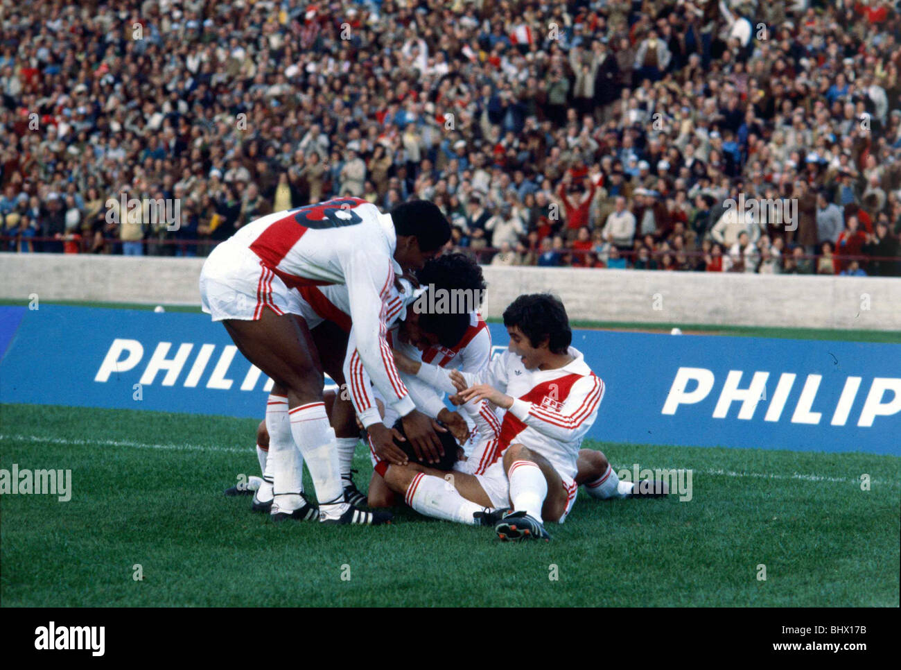 Welt Cup 1978 Gruppe 4 Schottland 1 3 Peru Peru feiern ihr Ziel La Plata Stockfoto