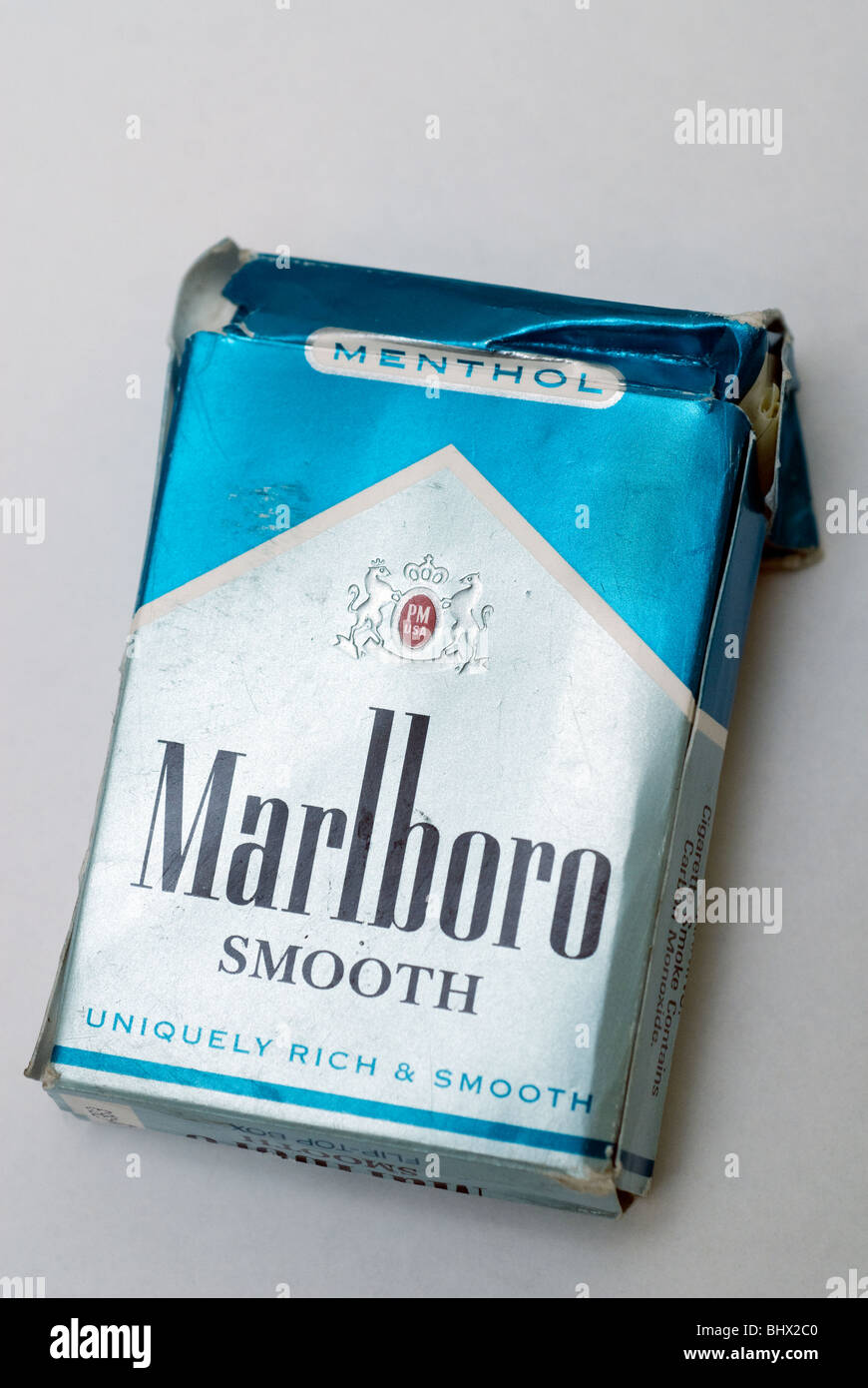 Eine Packung Marlboro glatte Menthol-Zigaretten wird auf Dienstag, 23. Februar 2010 in diesem Stillleben gesehen. (© Richard B. Levine) Stockfoto