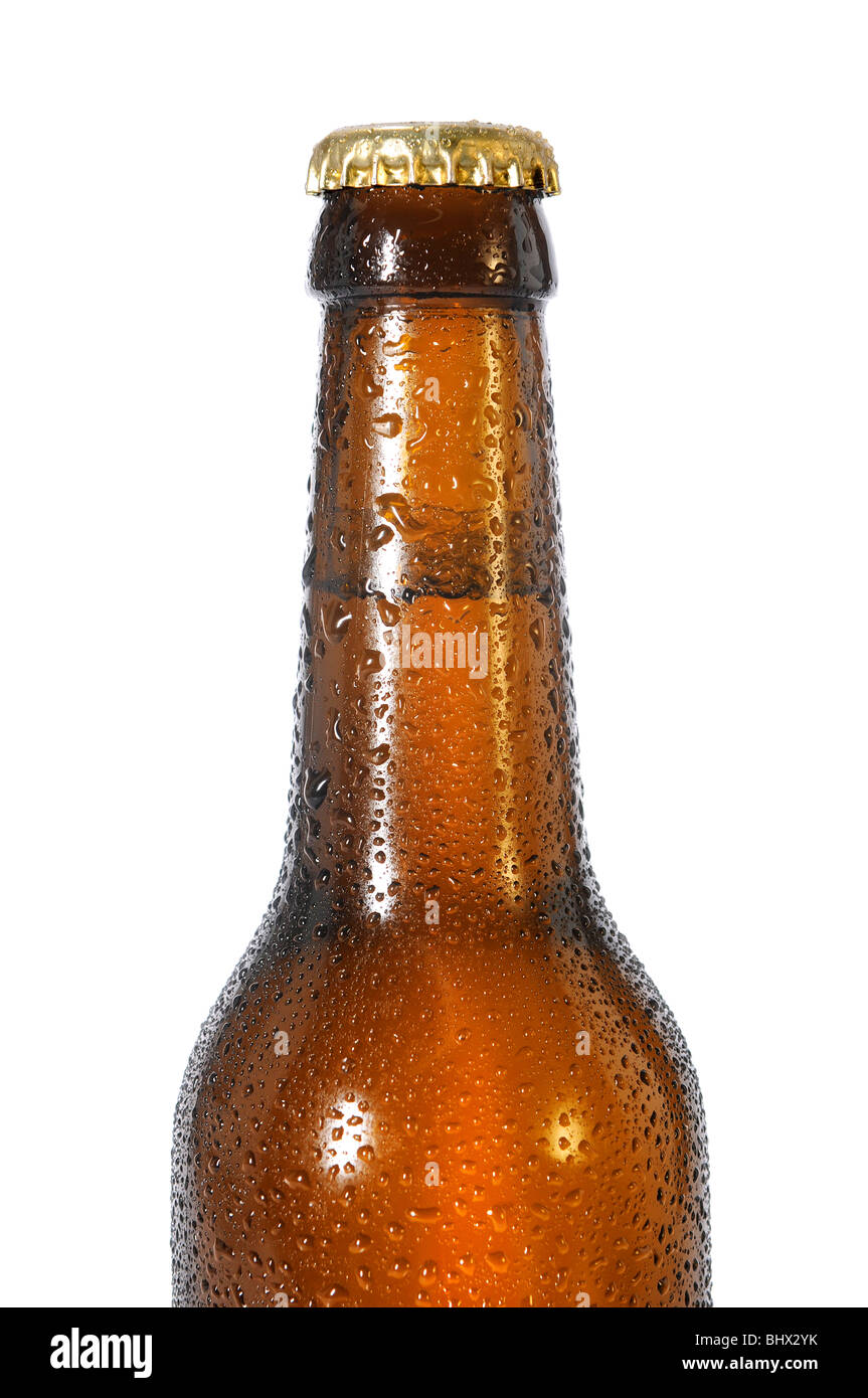 Nahaufnahme von Flasche Bier vom Fass isoliert auf weißem Hintergrund Stockfoto