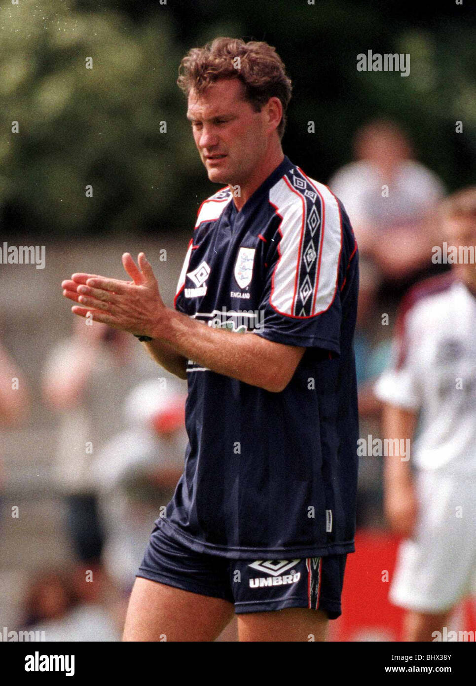 Glenn Hoddle England Manager reibt seine Hände Juni 1998 während der Trainingseinheit nach Englands Niederlage gegen Rumänien Stockfoto