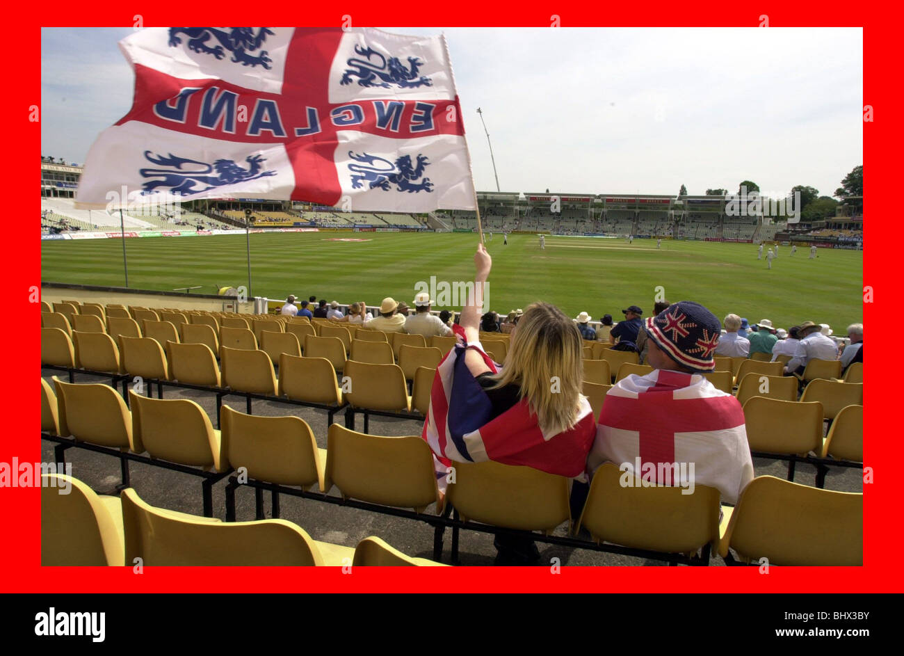 Cricket Tag 4 2. NPOWER Testspiel Edgbaston Juni 2002 Support für England Fans Fußball WM-Spiel gegen Schweden in Japan. Stockfoto