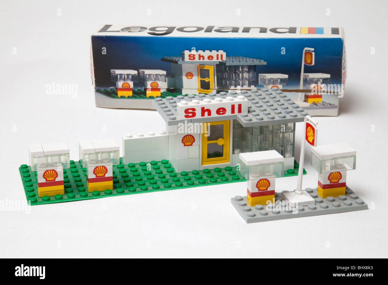 Altes Lego Spielzeug set Tankstelle Stockfoto