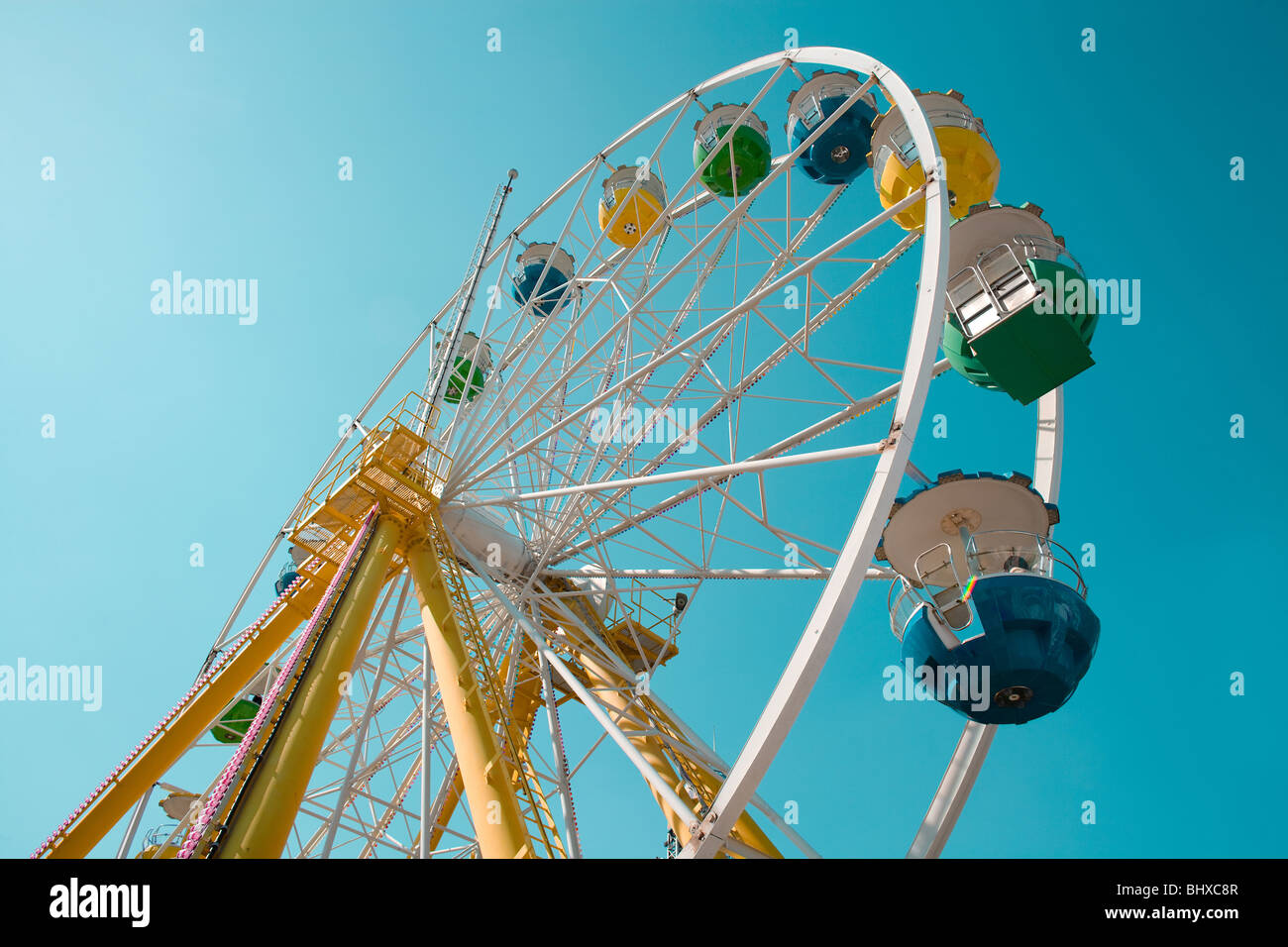 Riesenrad im Freizeitpark Stockfoto