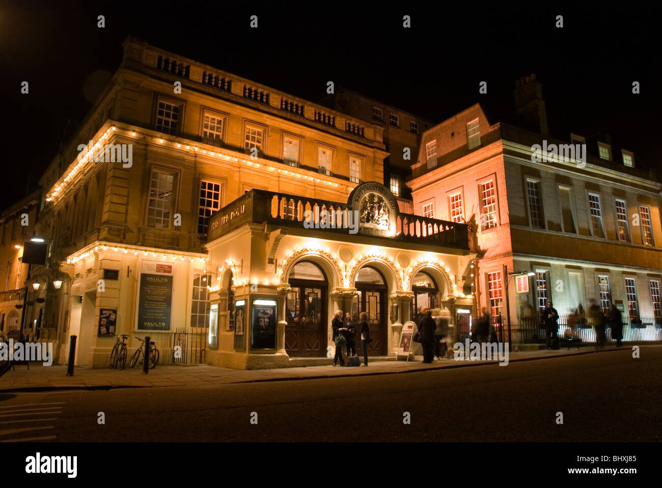 Theatre Royal Bath am Abend Stockfoto