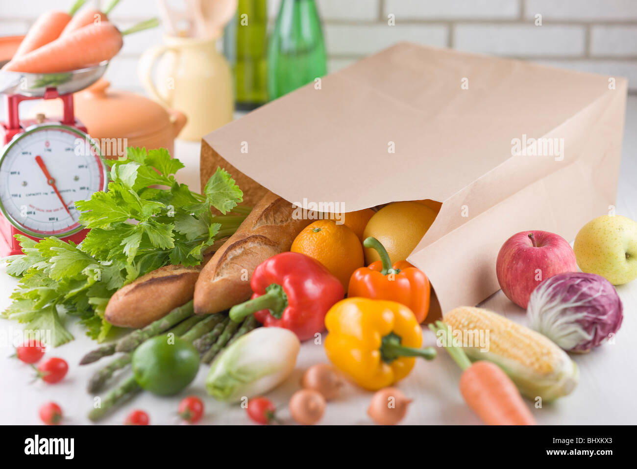 Lebensmittelgeschäft und Papier Tasche Stockfoto