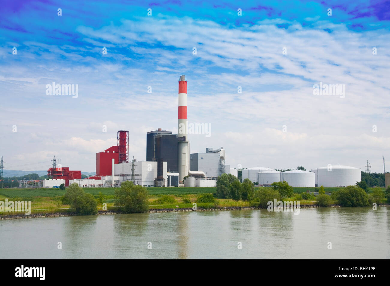 Kraftwerk in Theiß in Niederösterreich Stockfoto