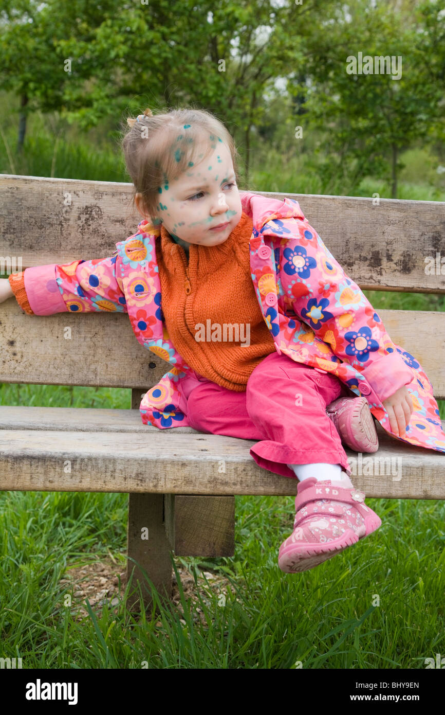 Kleinkind Mädchen. Windpocken. Frühling. Stockfoto