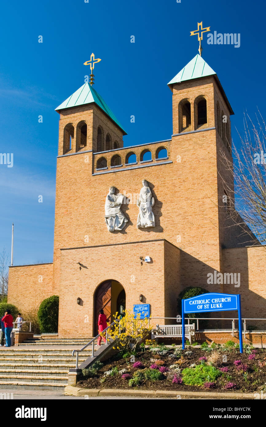 Pinner, Middlesex, die katholische Kirche St. Lukas Stockfoto