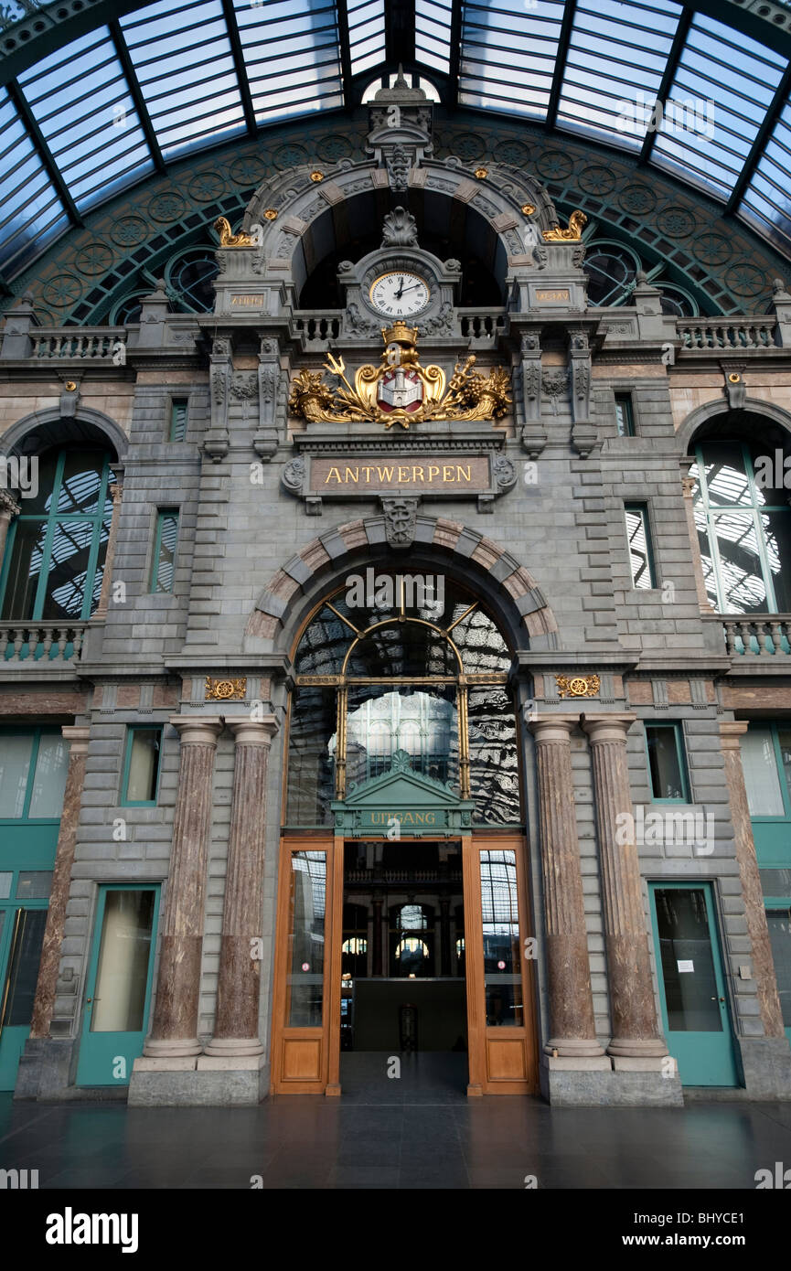 Innere des Antwerpener Hauptbahnhof in Belgien Stockfoto