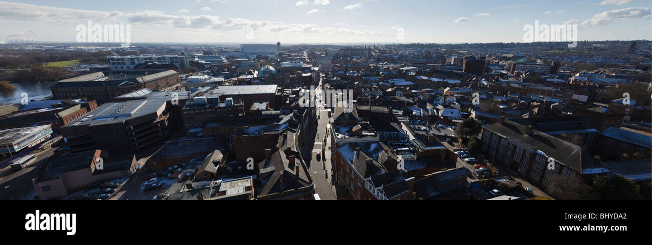 Panoramablick über Derby Stadtzentrum aus dem Turm der Kathedrale, Derbyshire, England Stockfoto