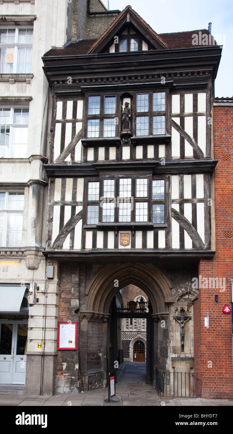 Gate House der Priory-Kirche des Hl. Bartholomäus der großen London EC1 UK Stockfoto