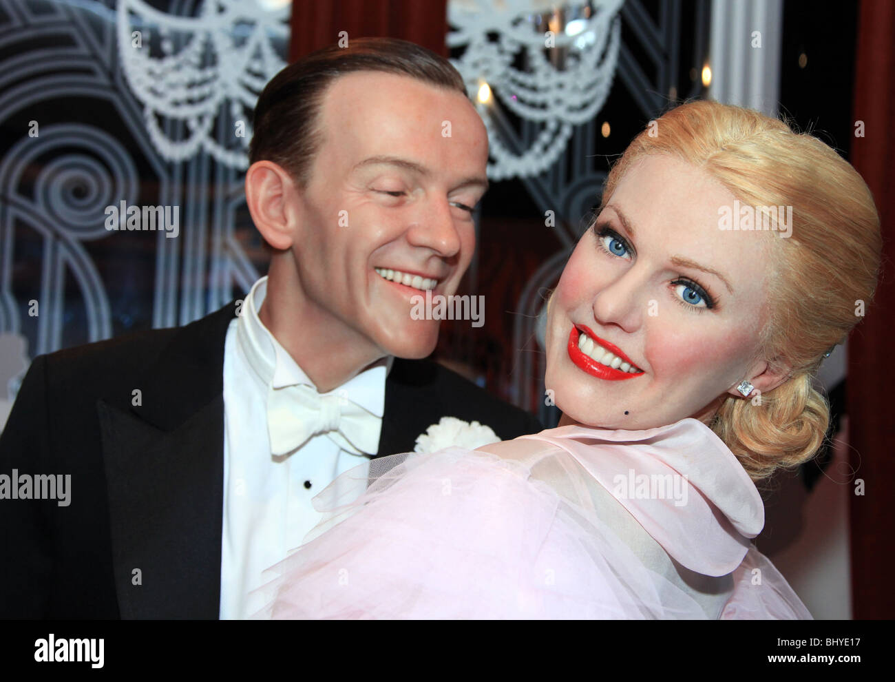 FRED ASTAIRE GINGER ROGERS (WAXWORK) Frau TUSSAUDS HOLLYWOOD Eröffnung HOLLYWOOD LOS ANGELES CA USA 21. Juli 2009 Stockfoto