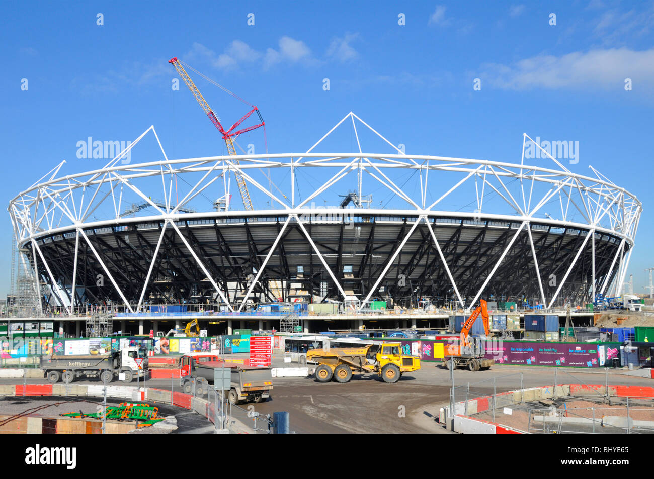 Stadionbau und städtische Infrastruktur Stratford East London Olympische Sommerspiele 2012 und Paralympics Olympic Park England Stockfoto