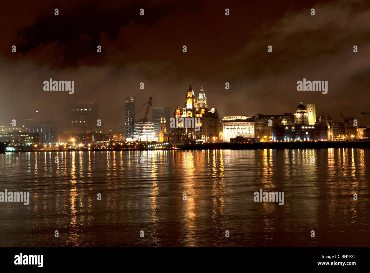 Liverpool Skyline bei Nacht Stockfoto