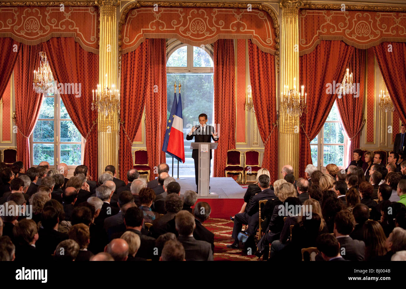 Paris (75) am 2009/10/14: Nicolas Sarkozy zeigt seine sekundäre / hohe Schule Reformvorschlag Stockfoto