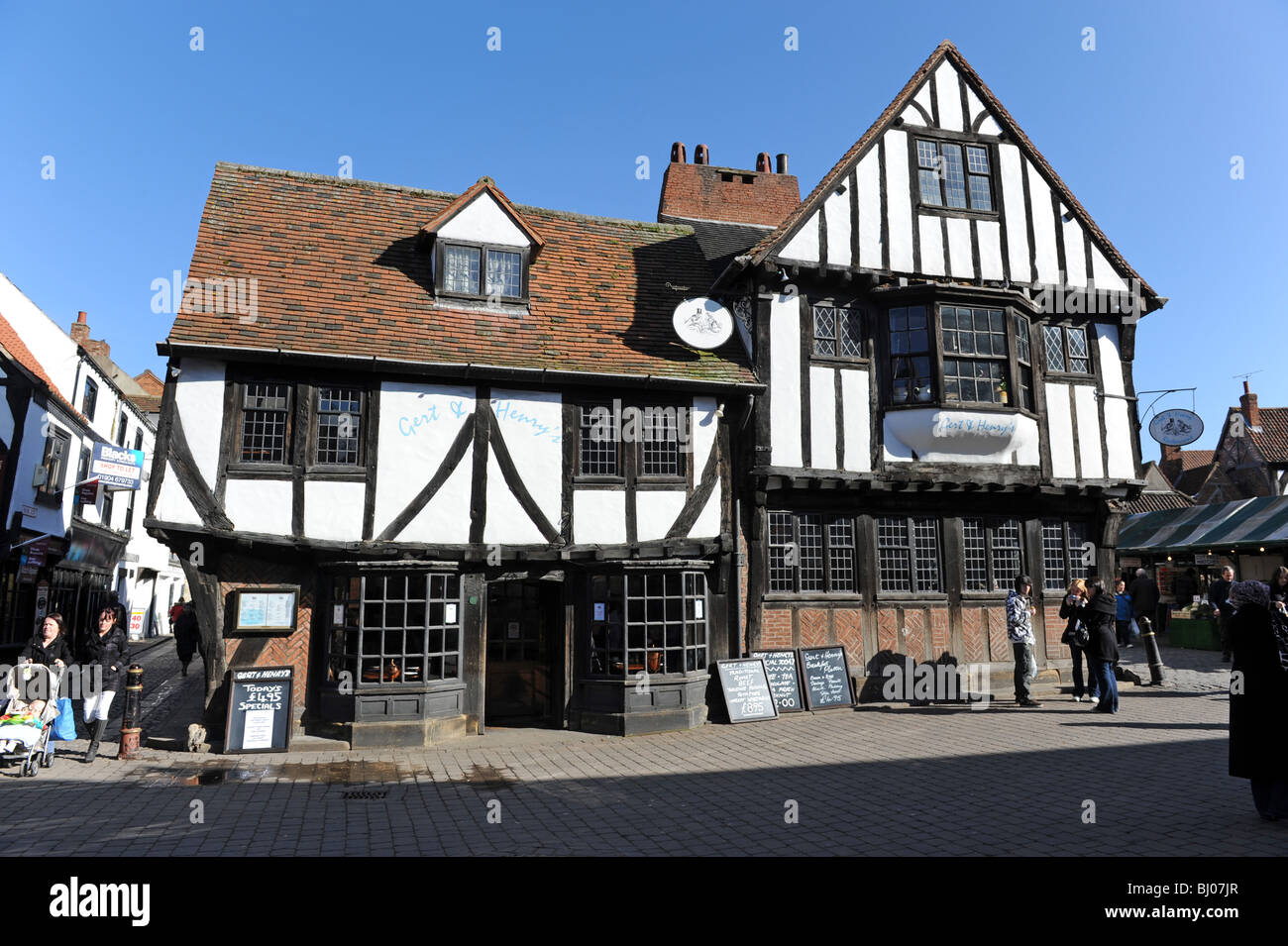 Gert und Henry's Pub in den Trümmern in City of York in North Yorkshire England Uk Stockfoto