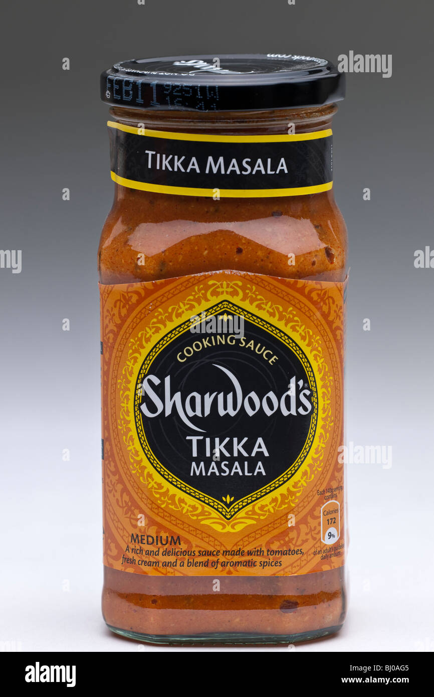 Glas des Sharwoods Mediums Tikka Masala Kochen sauce Stockfoto