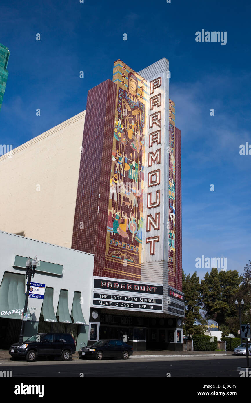 Exterieur des Paramount Theatre, Broadway 2025, Oakland. Dies ist die "Art Deco" oder "Moderne" Stil der Filmpalast Stockfoto