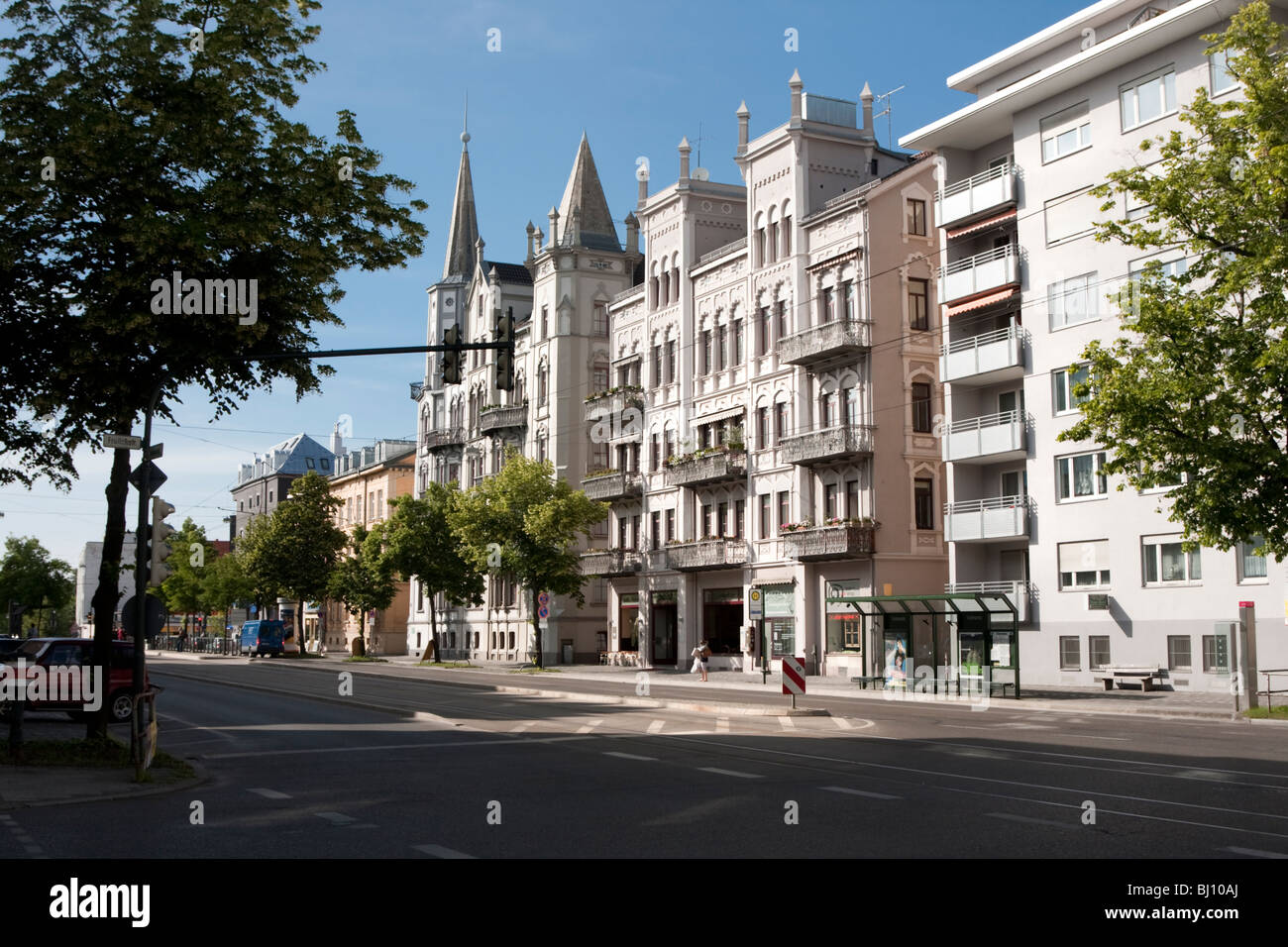 Straßenbild und Gebäude FrolichStrabe Augsburg Deutschland Stockfoto