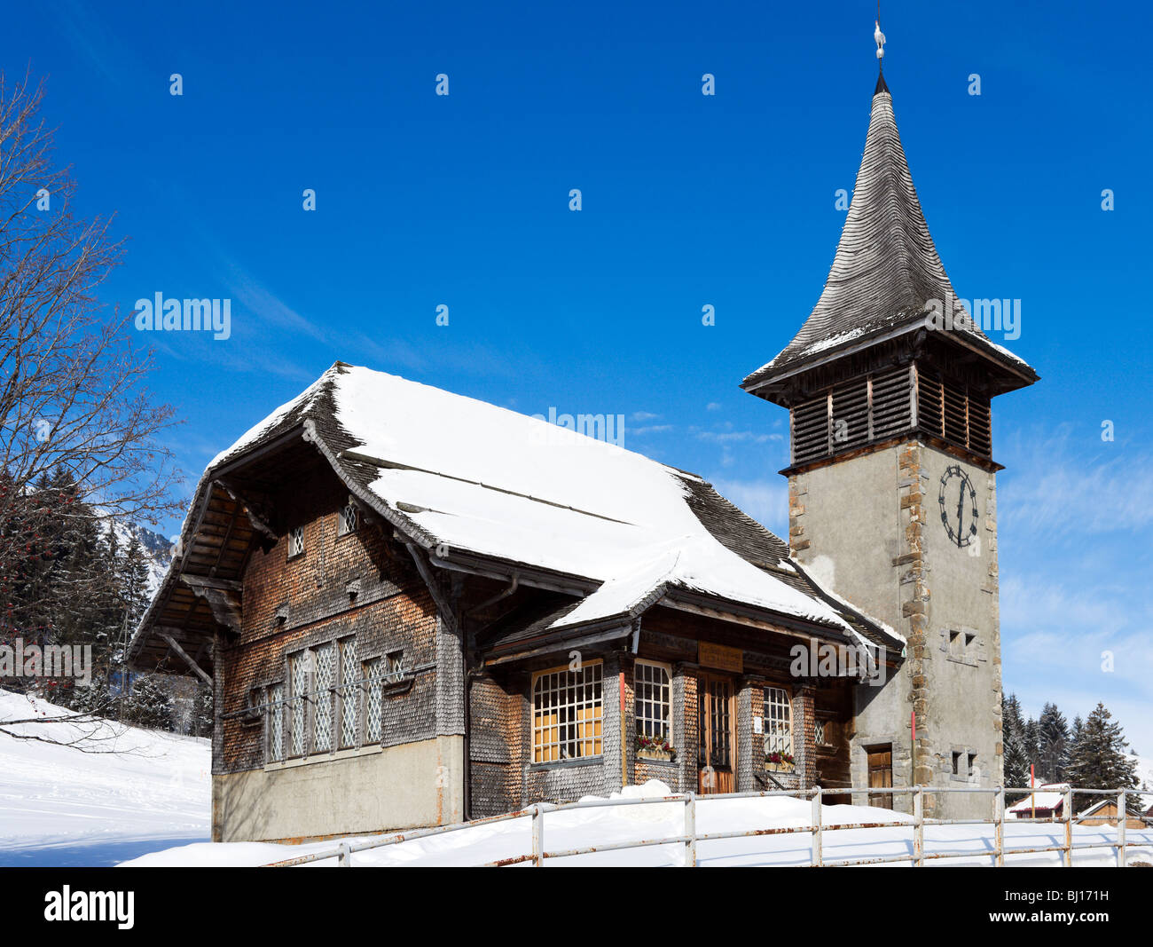 Kirche in der Ortschaft Les Mosses, Waadt, Schweiz Stockfoto
