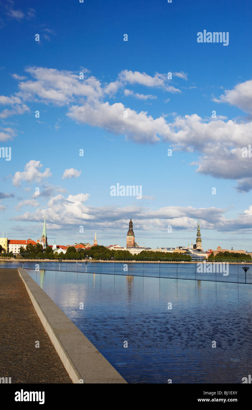Lettland, Ost-Europa, Baltikum, Riga, Blick auf die Altstadt Stadt vom Fluss Daugava Stockfoto