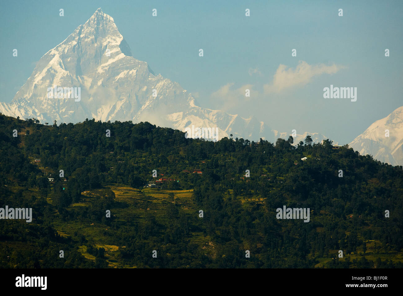 Blick auf Fishtail Mountain in Pokhara, Nepal auf Montag, 26. Oktober 2009. Stockfoto