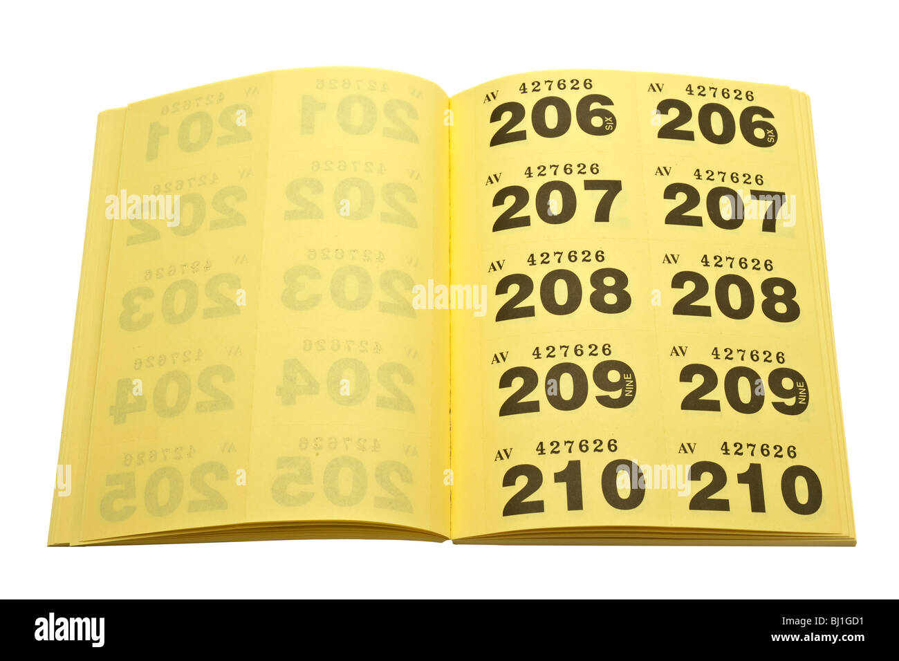 Broschüre mit perforierten nummerierte gelbe Garderobe Karten gefüllt Stockfoto