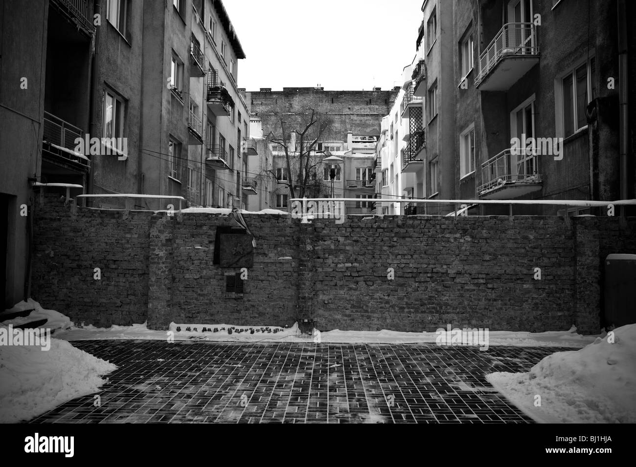 Vorderseite einer der zwei verbliebenen Teile der Mauer Warschauer Ghetto, Polen, Osteuropa, EU Stockfoto