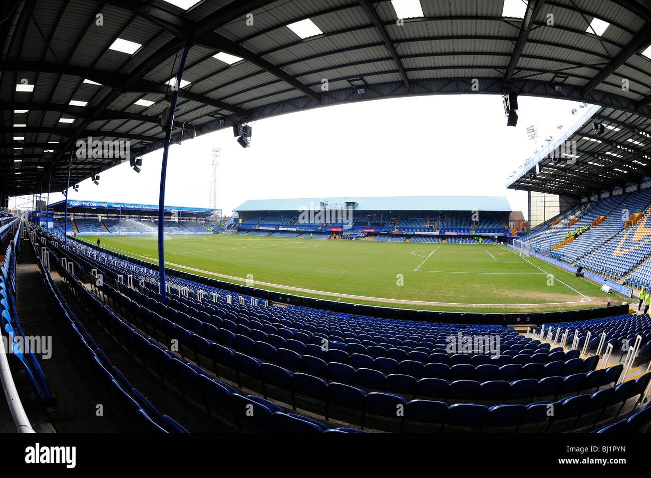 Blick ins Innere Fratton Park Stadion, Portsmouth. Haus von Portsmouth Football Club Stockfoto