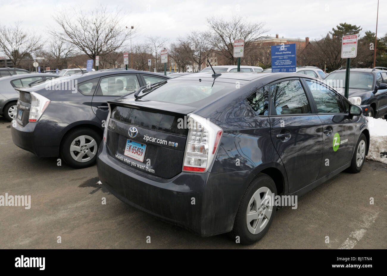 Zipcars geparkt in reservierten Plätze an der Yale University, New Haven, CT Stockfoto