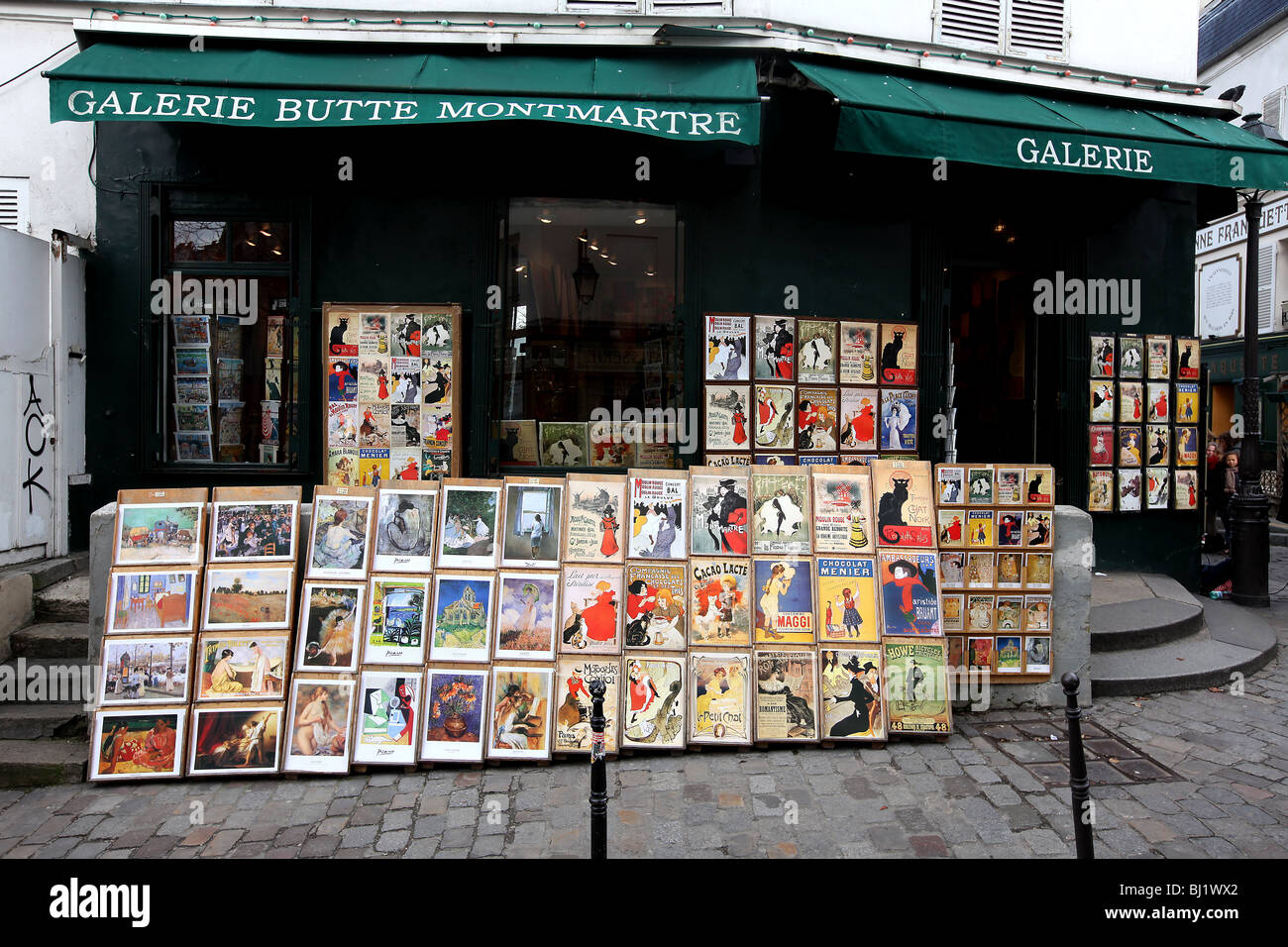 Bild von Mark Passmore/www.markpassmore.com. Eine Galerie im Bereich Montmartre von Paris. Stockfoto