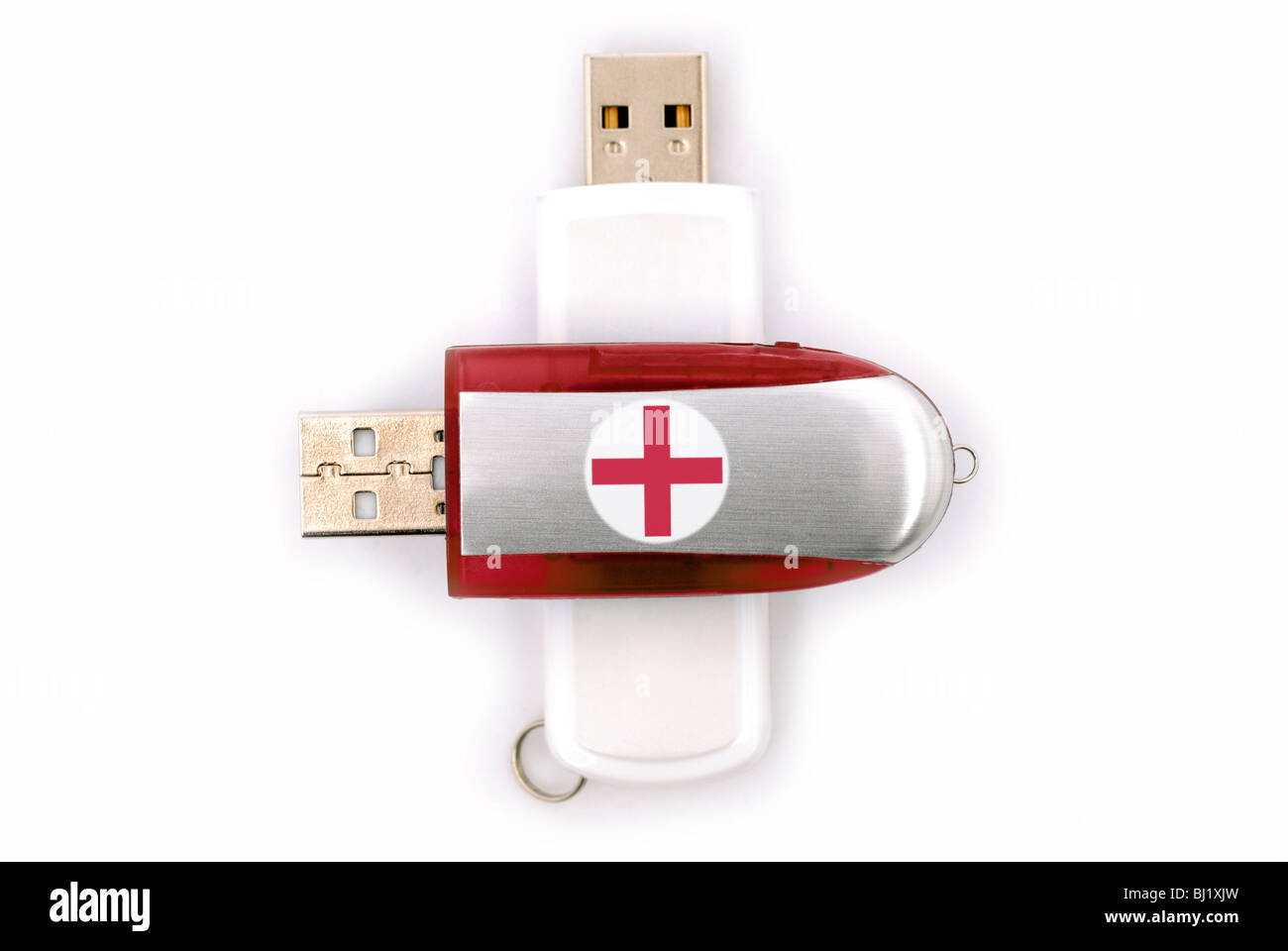USB-sticks mit einem roten Kreuz, digitale Patientendaten Stockfoto