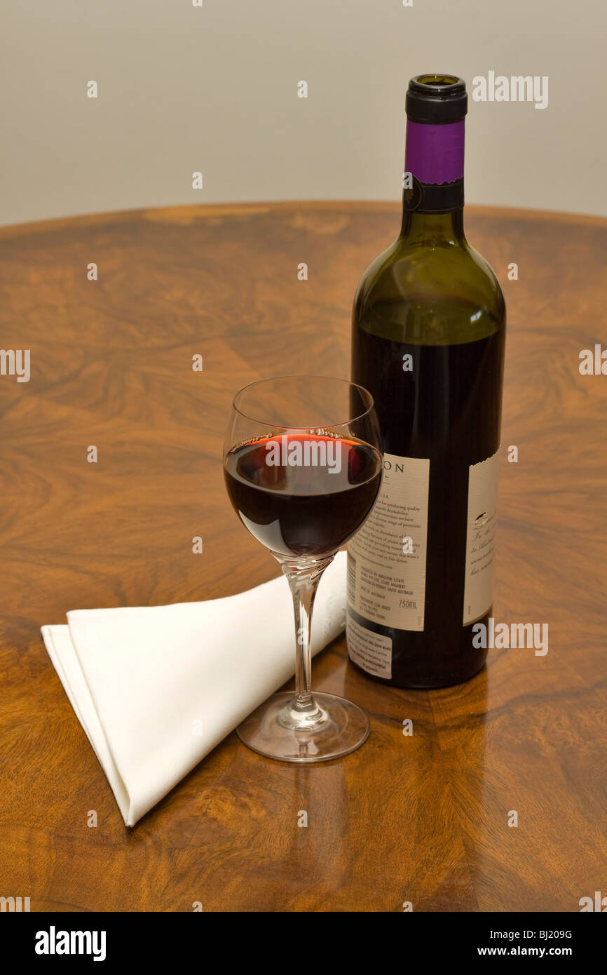 Ein Glas Rotwein Stockfoto