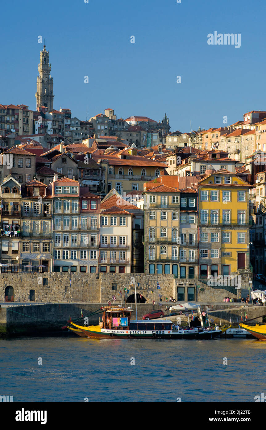 Oporto, Ribeira-Viertel und der Douro-Fluss Stockfoto